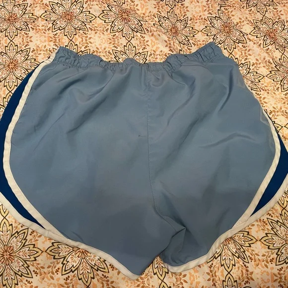 Blue nike shorts - Picture 2 of 2